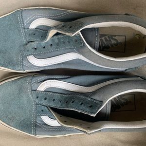 Mens size 6.5 W size 8 Off the Wall Vans